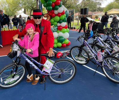 Pancho Claus/Richard Reyes