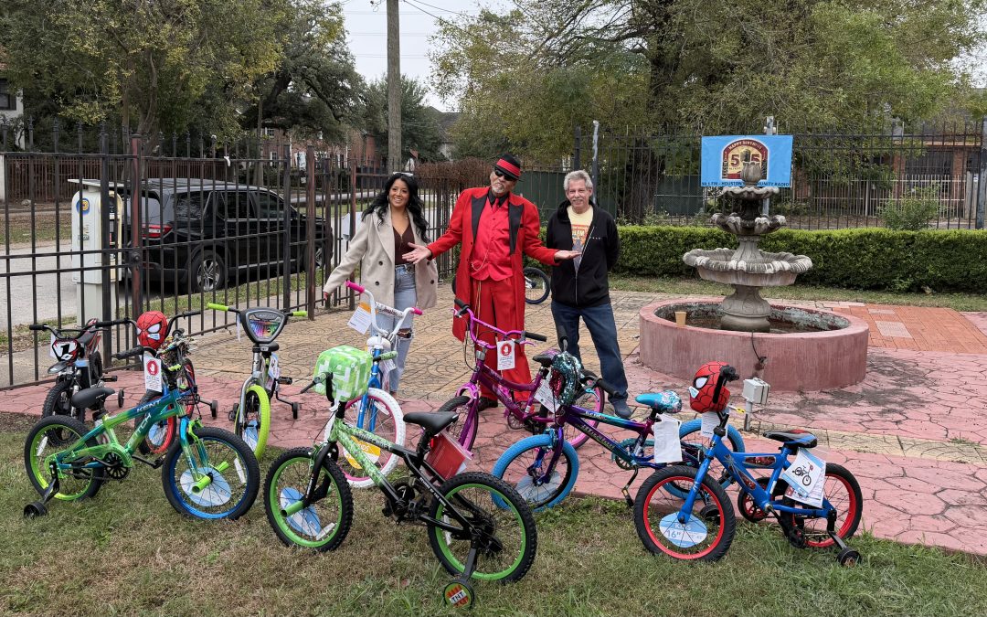Pancho Claus with Sandy Weinmann and friend and a bunch of bicycles